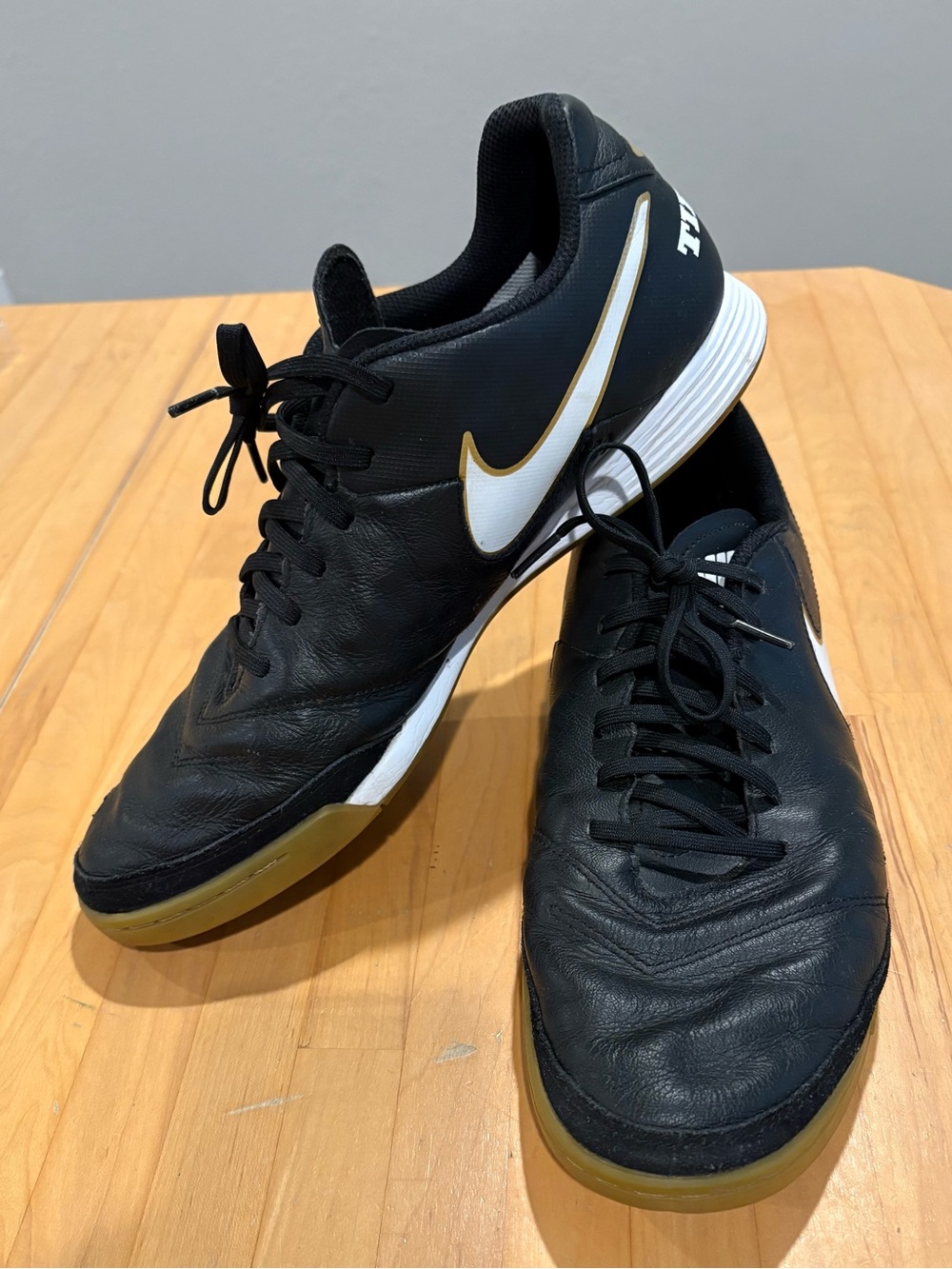 Nike Men’s TIempo Streetgato Black Leather with White and Gold TrIm Soccer Shoe